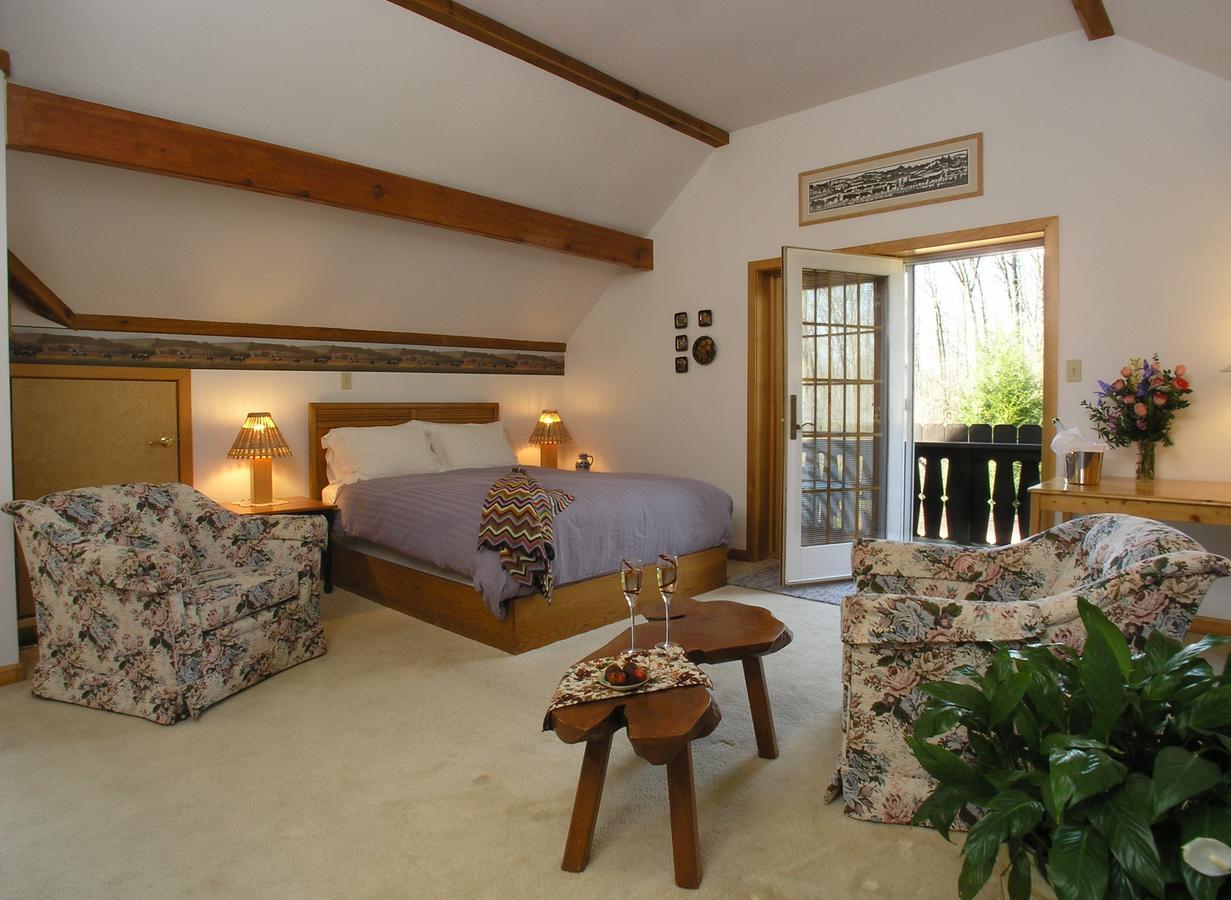 Swiss Woods Bed And Breakfast Lititz Exterior photo