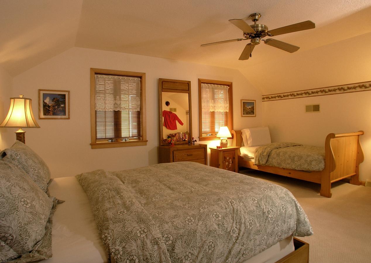 Swiss Woods Bed And Breakfast Lititz Exterior photo